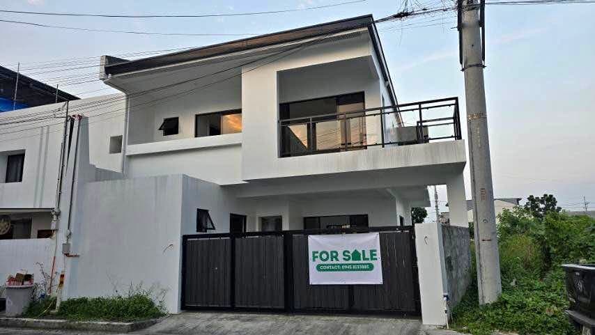 GREENWOODS EXECUTIVE VILLAGE IN PASIG/CAINTA - Image 1